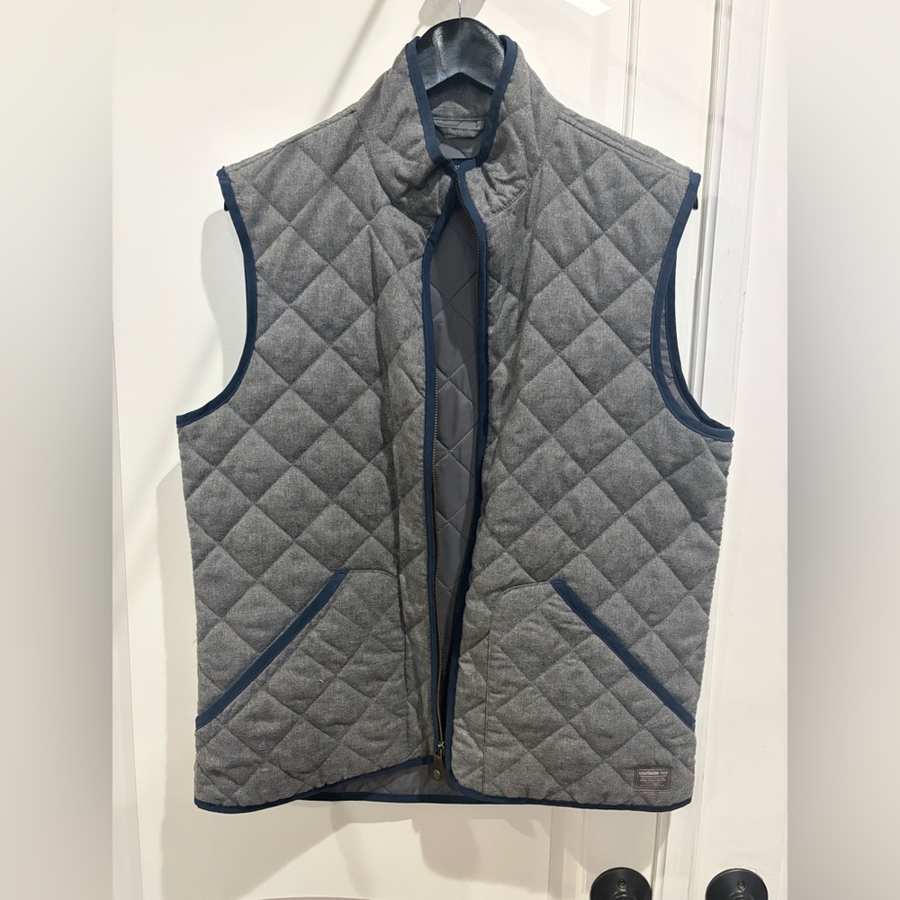 Southern Tide Men's Blue and Gray Quilted Vest